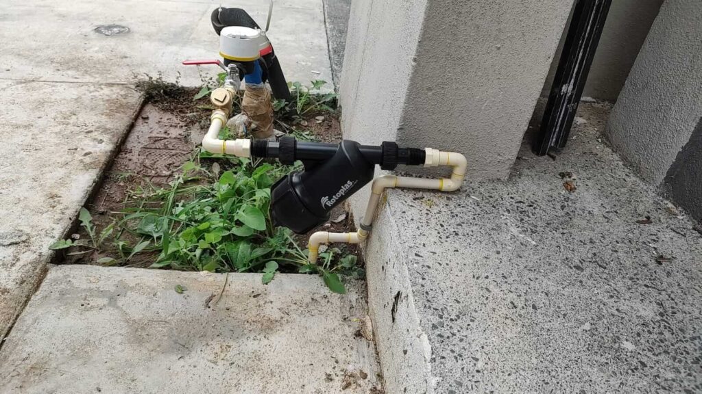 INSTALACION DE SUMINSTRO DE TUBERIA DE AGUA Y FILTRO DE AGUA